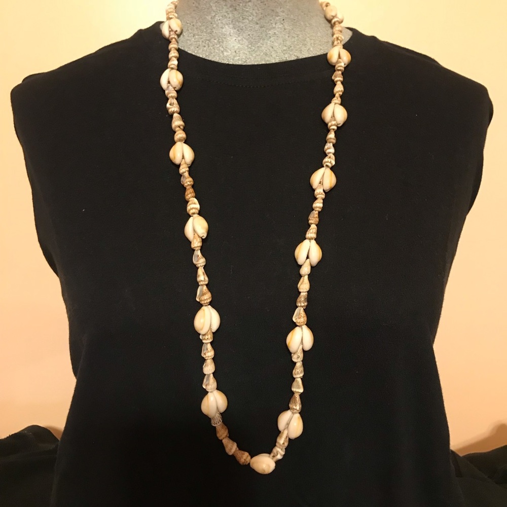 Off white shell necklace